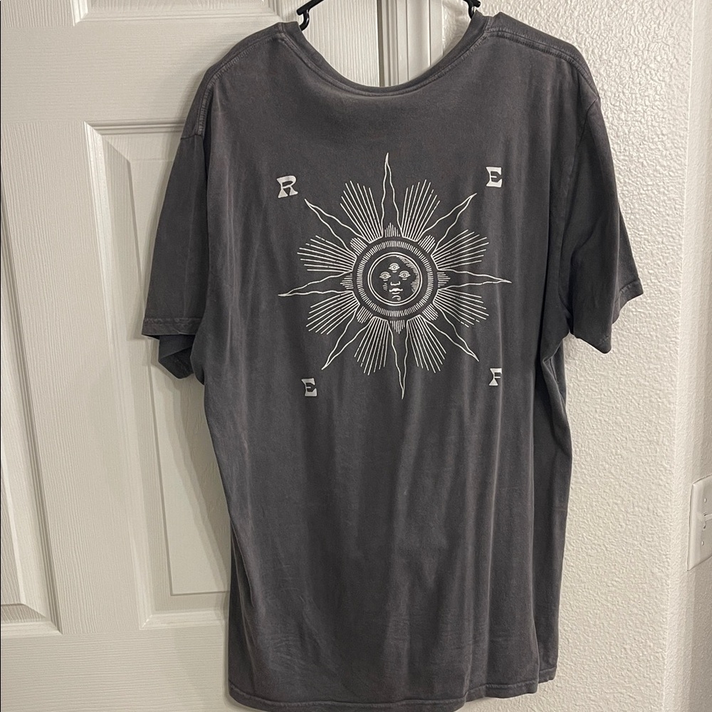 Reef Men's Charcoal Acid Wash Sunburst Tee